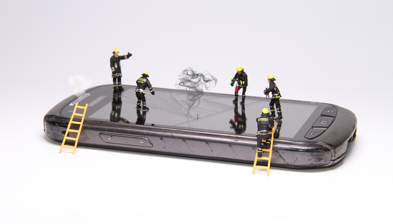 smartphone, fire, miniature figures